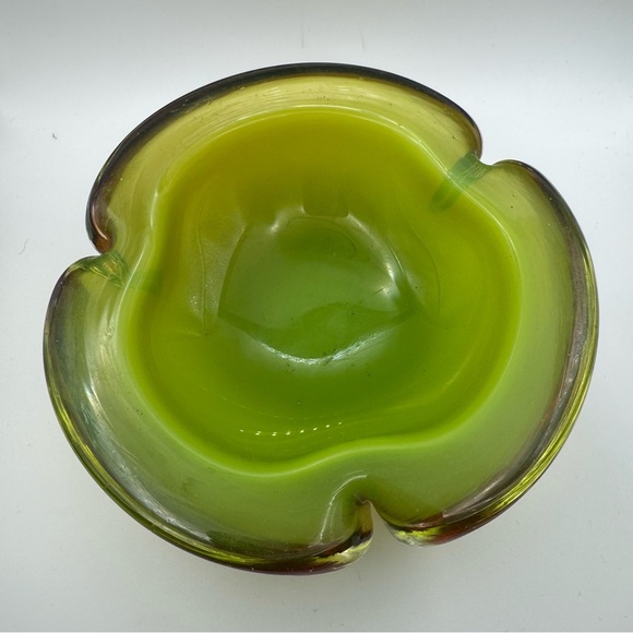 Vintage Heavy Green Glass Ashtray MCM Mad Men Retro Classic 50s - Picture 6 of 8
